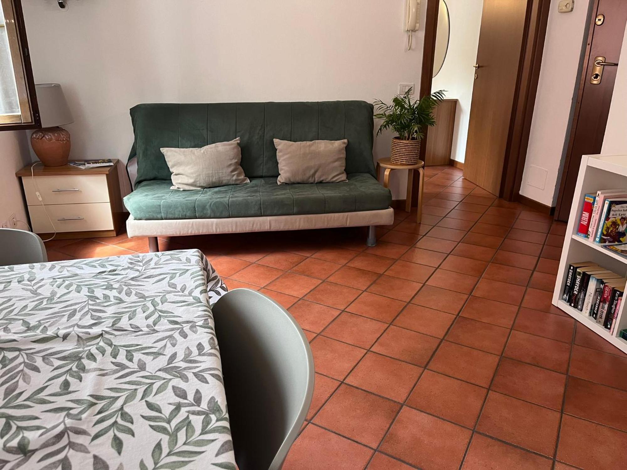 Apartment- City Center And Lake View Garda  Exteriör bild