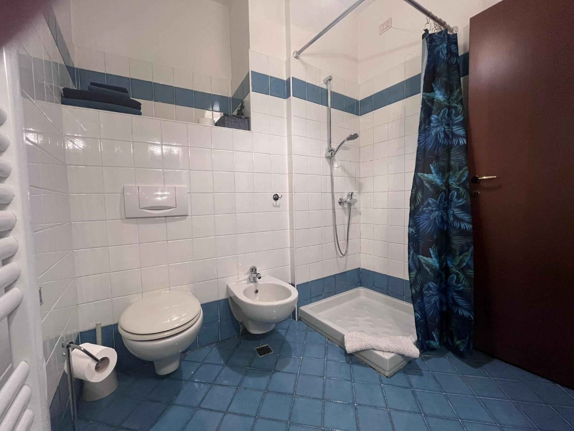 Apartment- City Center And Lake View Garda  Exteriör bild